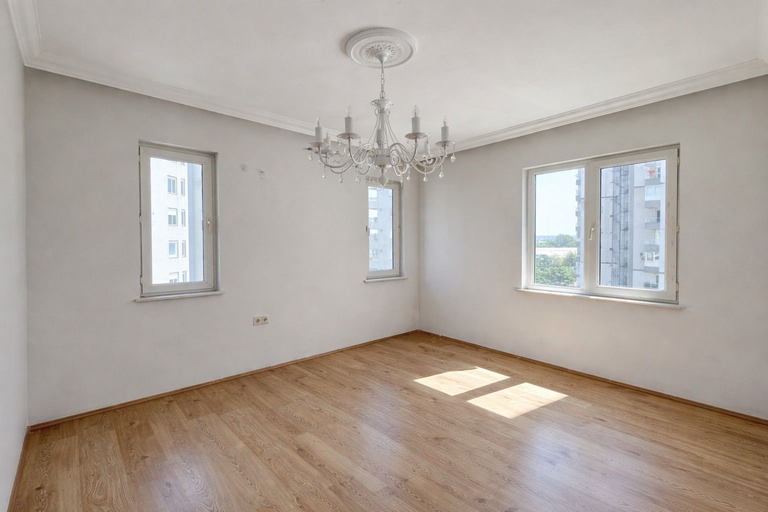 Lara-Güzeloluk-Satılık-Yeşil-Ezgi-Sitesi-3+1