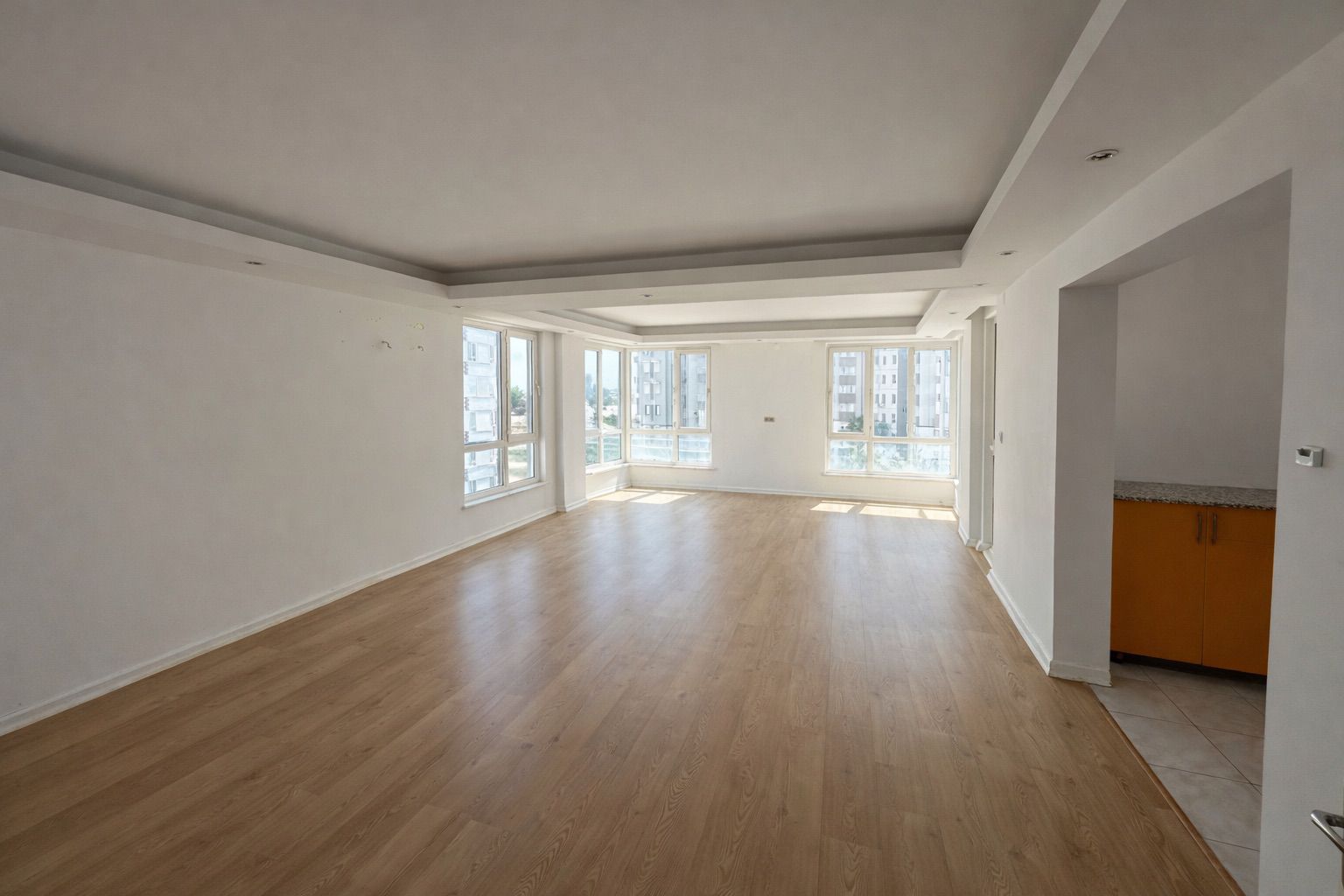 Lara-Güzeloluk-Satılık-Yeşil-Ezgi-Sitesi-3+1